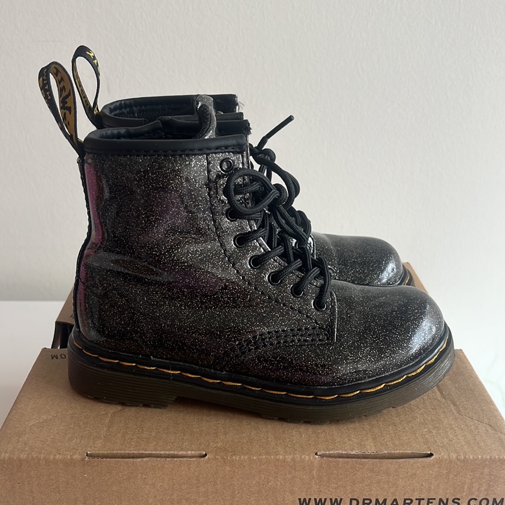 Toddler Girl Glitter Paten leather Dr. Marten boots size US 10